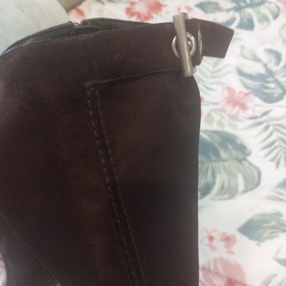 Prada Brown Suede Pointed-Toe Knee-High Heeled Boots - Picture 5 of 11
